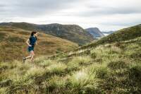Trail-running-running-in-terrain-and-nature_3