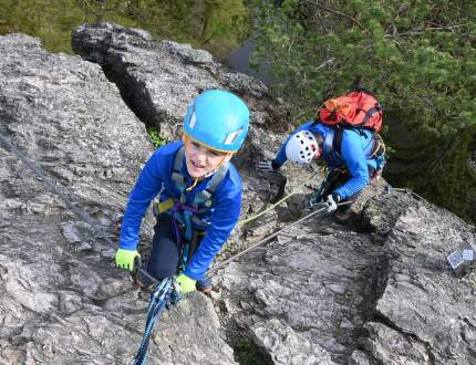 Sur la via ferrata avec des enfants ? Pas de problème...